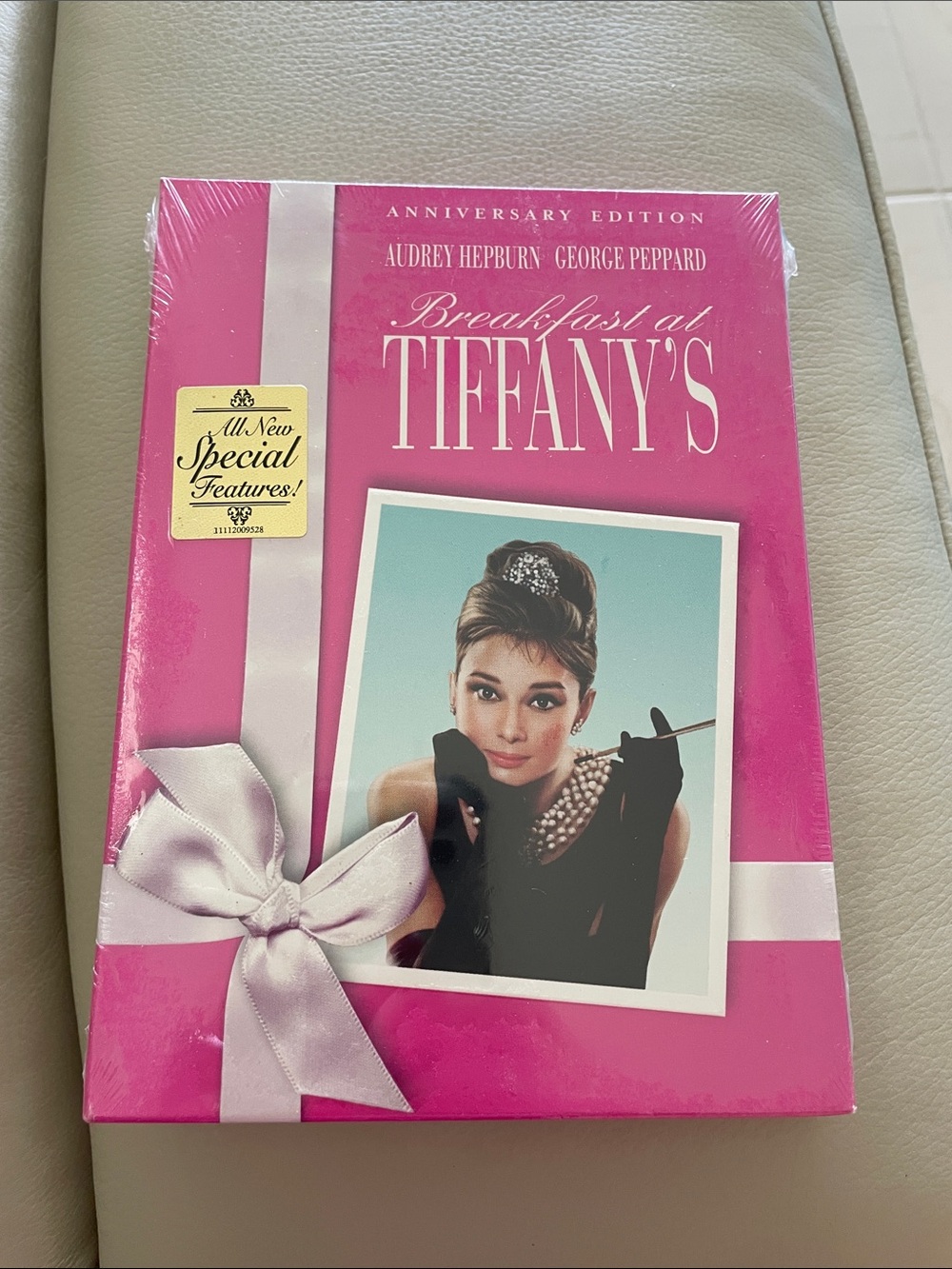 Breakfast at Tiffany's Anniversary Edition - Pink Collector's Packaging